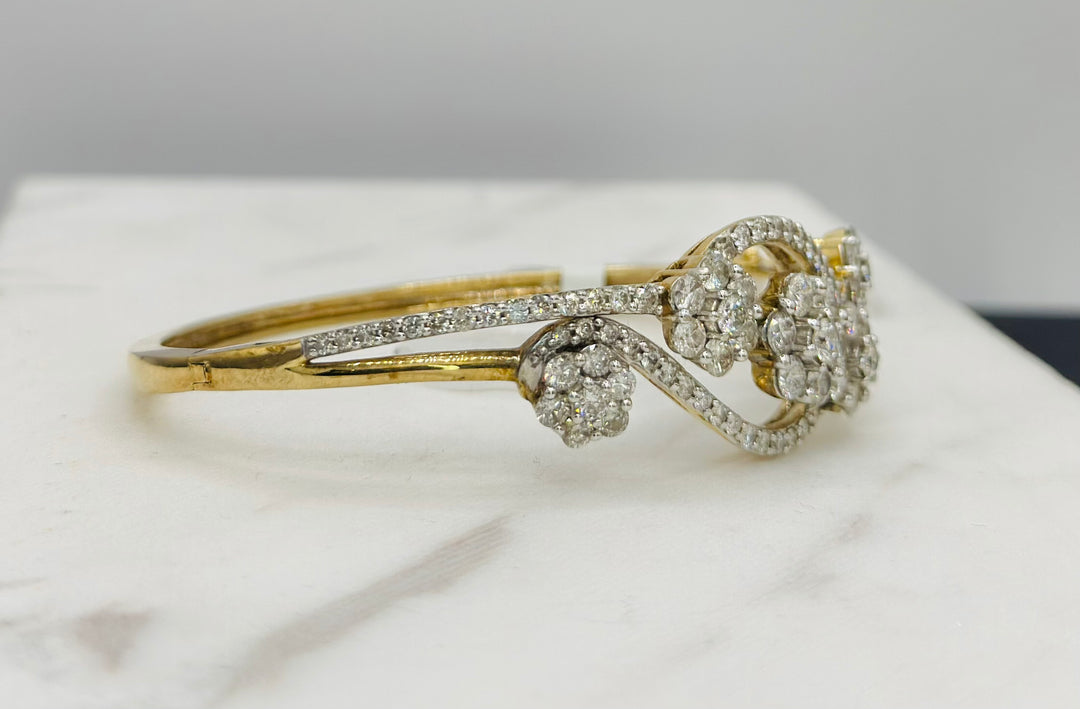 10K YELLOW GOLD FLOWER DESIGN 4.71CT DIAMOND BRACELET
