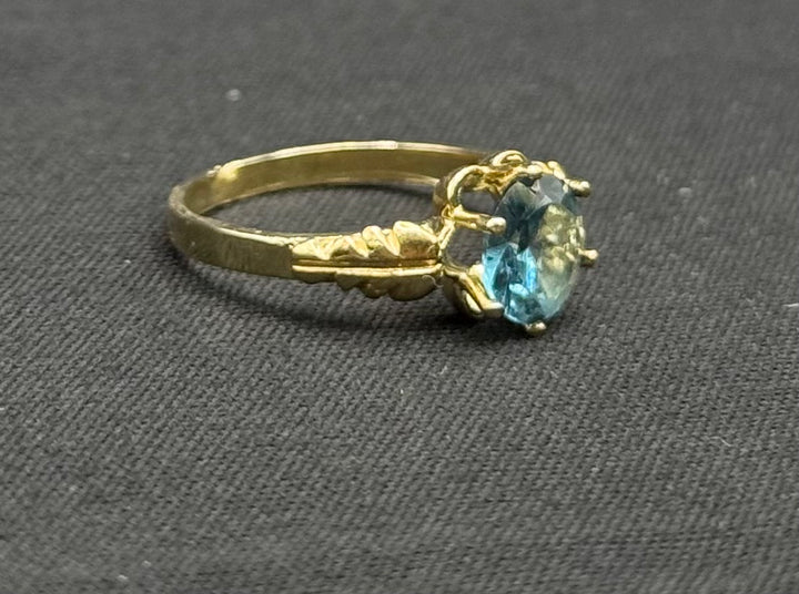 10K GOLD BLUE GEMSTONE RING