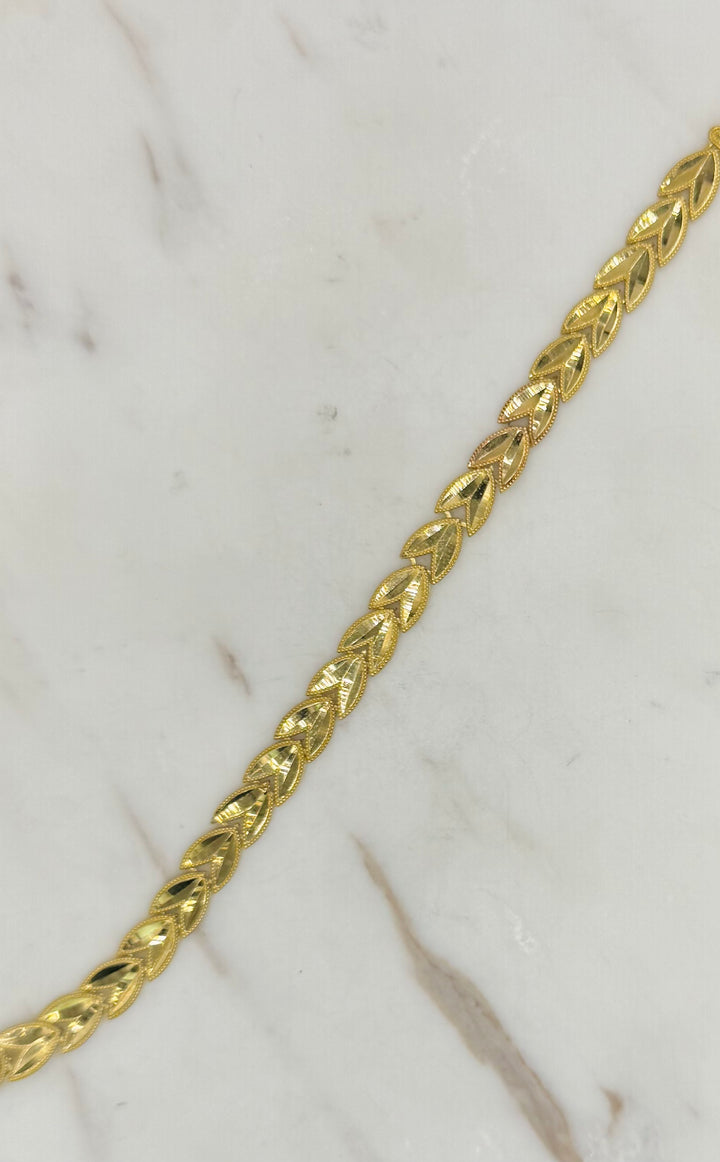 10K FANCY LEAF PETAL BRACELET