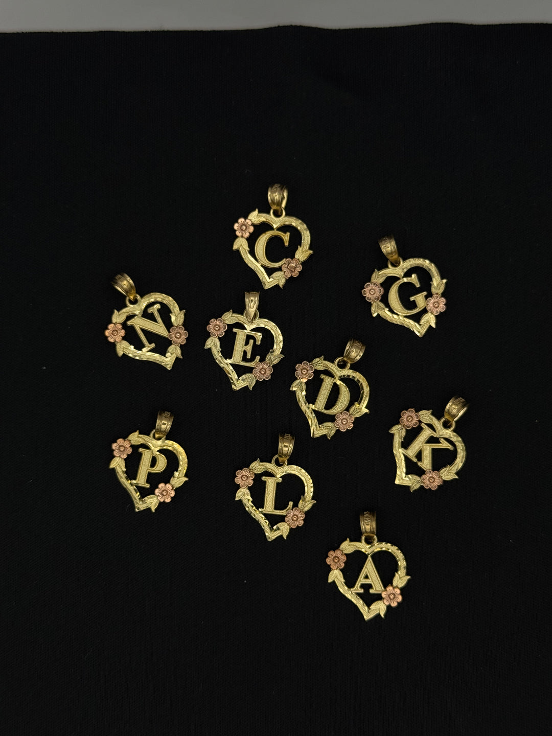 10K GOLD N INITIAL PENDANT