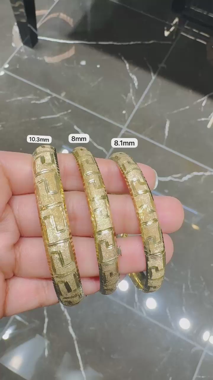 10K Y/G DIAMOND DUST GREEK DESIGN BANGLE
